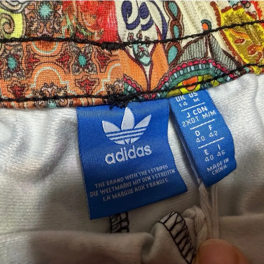 Adidas x Farm Rio Jardim Agharta Shorts Black Floral size Medium